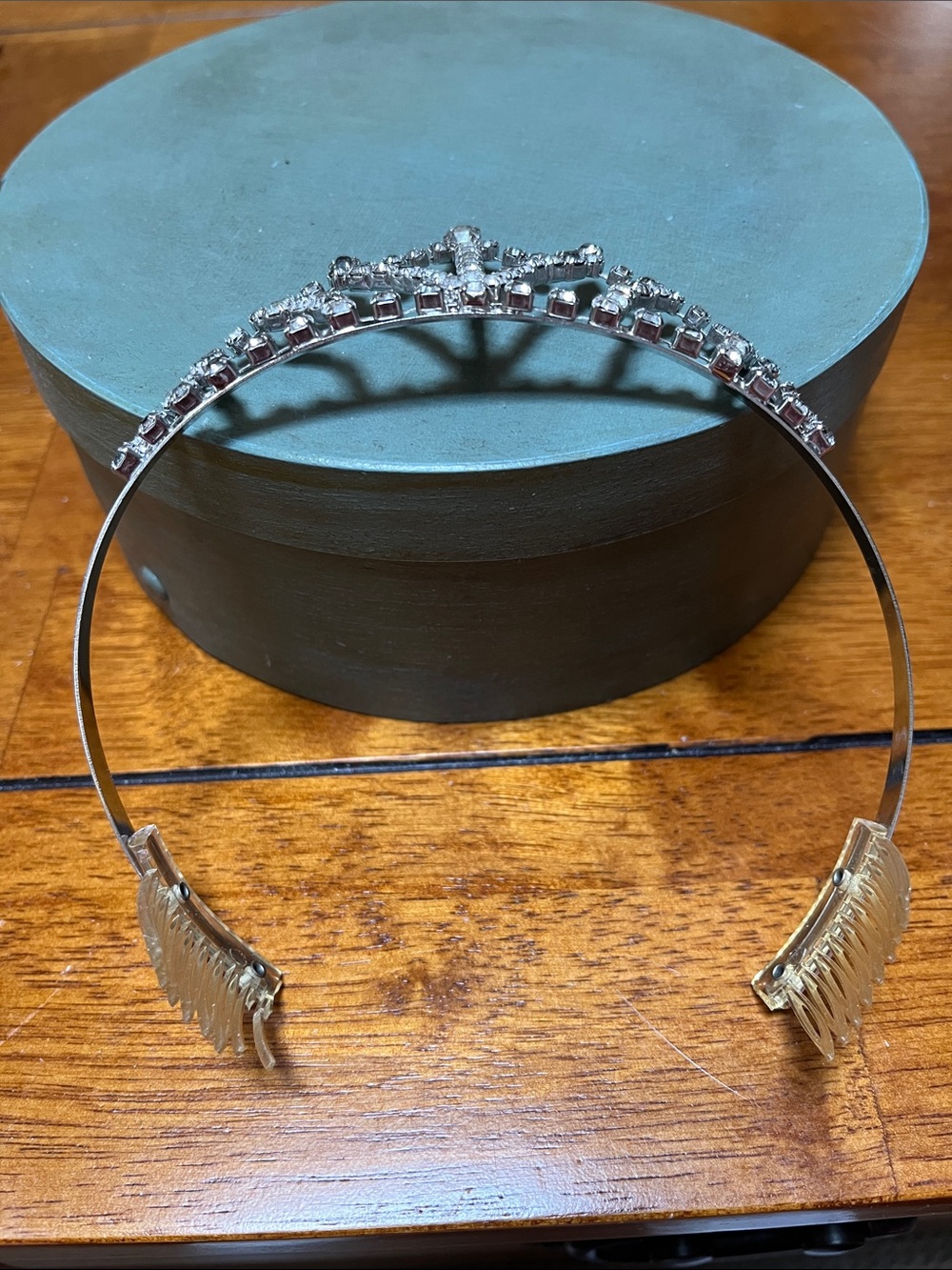 Vintage Rhinestone Faux Diamonds Silver Tiara Headband - Picture 6 of 9